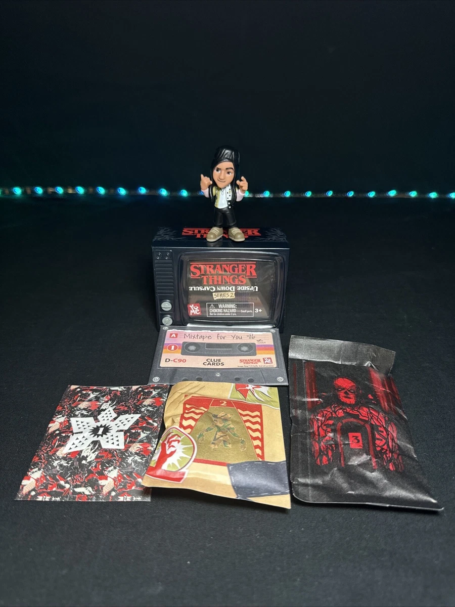 Famosa Stranger Things - Capsule Magiche 5 Figure: Robin, Mike, Jonathan, Argyle + 1 Sorpresa (Eleven O Demogorgone)