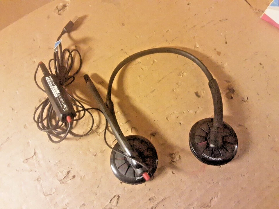 Plantronics Blackwire 300 DA Series 325T Stereo USB Plug Headset - Image 3 of 4