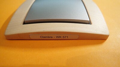 Plaque De Façade Hager Kallysta WK441 - Couleur Céleste + Doigt Blanc, D'occasion
