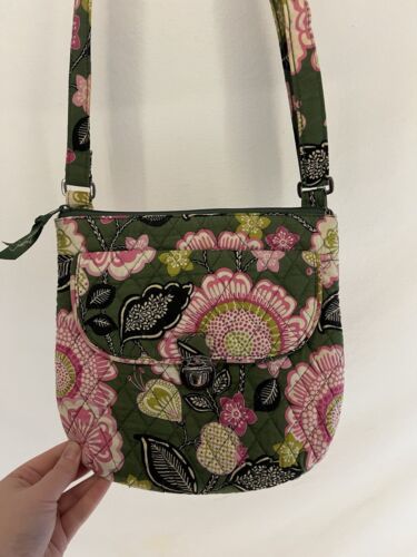 Vera Bradley rosa und grün Blumen Olivia Hipster Umhängetasche Handtasche verstellbar