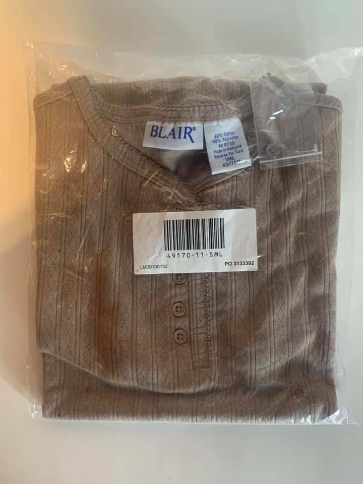 New Blair Short Sleeve Top Size S 1/4 Button Brown Free US
