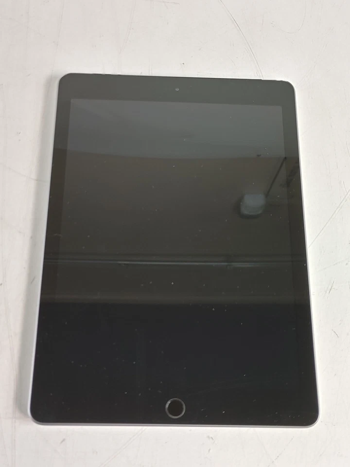 Apple iPad 6th Gen A1954 32 GB iOS 17.7.10 ( Wi-Fi + 4G ) Unlocked - Image 2 of 4