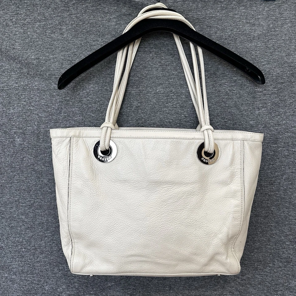 Bolso grande de hombro TOTE de cuero beige oroton plateado con hebillas de orotón en la parte delantera en muy buena condición Foto 4 de 4