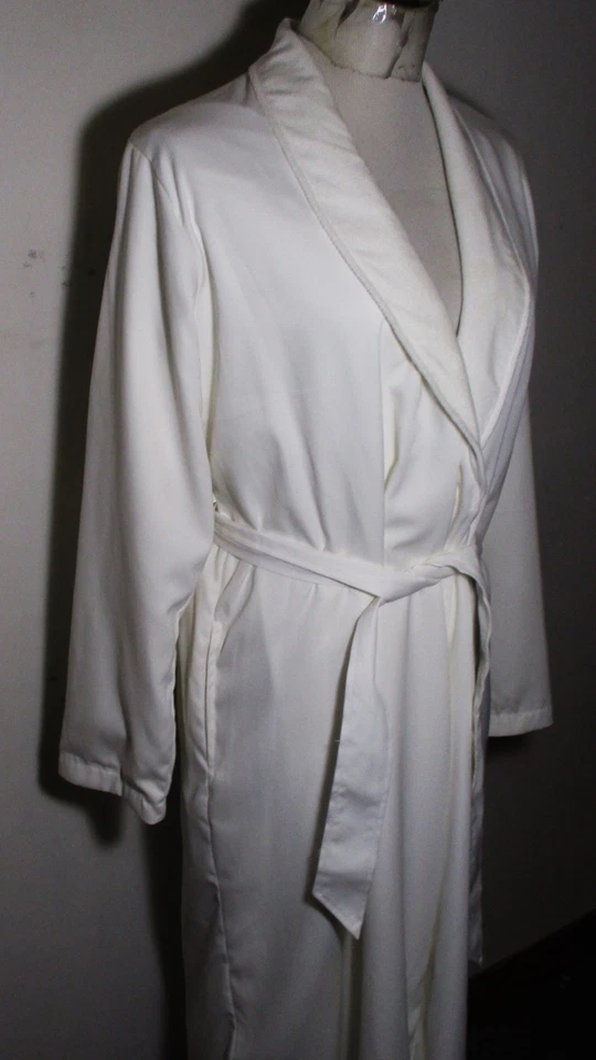 Bata forrada de tela de felpa blanca para mujer Gilligan % O'malley talla M/L Foto 3 de 4