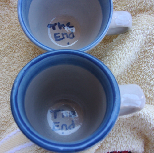 VINTAGE M.A. HADLEY POTTERY USA - 2 HAND PAINTED SPOT DOG MUG & CUP "THE END" GU - Picture 6 of 8