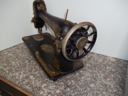 G7B Singer Model 66 Treadle 1916 Sewing Machine Original PARTS ONLY - Discounts - Picture 4 of 67