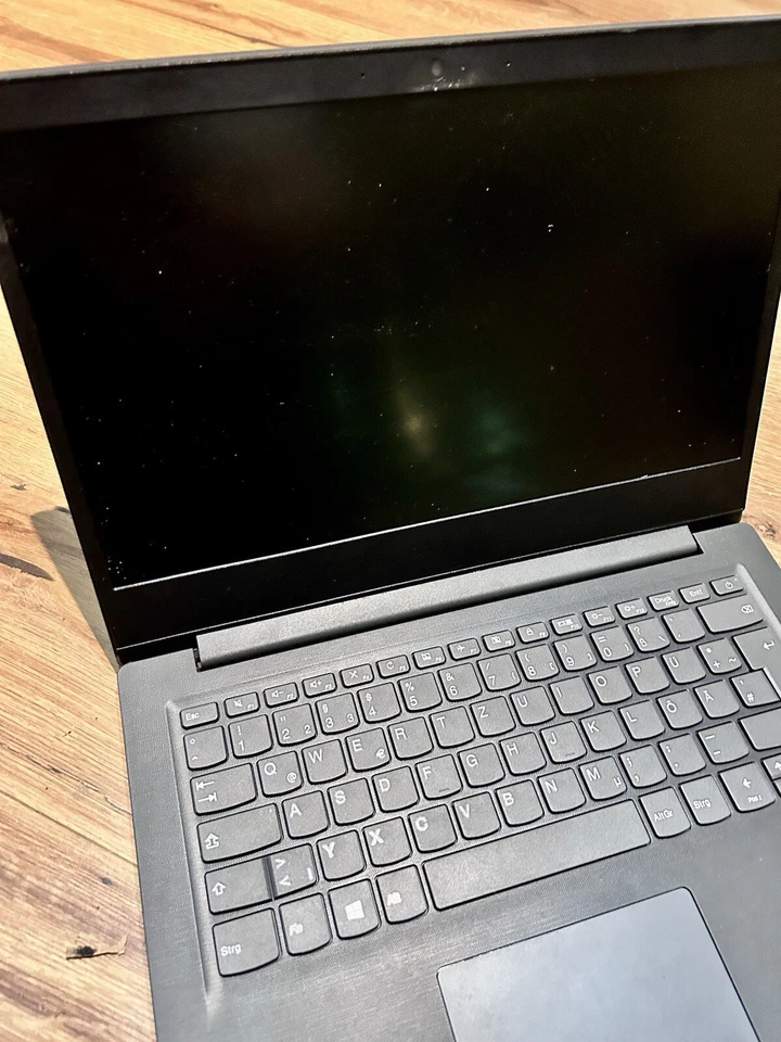 Lenovo V14 Ada 14 Zoll (256GB SSD, AMD 3020E, 1,20GHz, 8GB RAM) Notebook - Iron - Bild 4 von 4