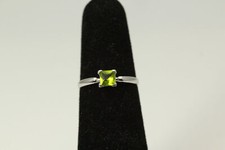 925 Sterling Silver Square Light Green Stone Ring 1 Grams RIN8703 