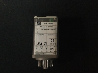 Schneider Electric Telemecanique RUN 33A02BD Universal Socket Relay RUN33A02