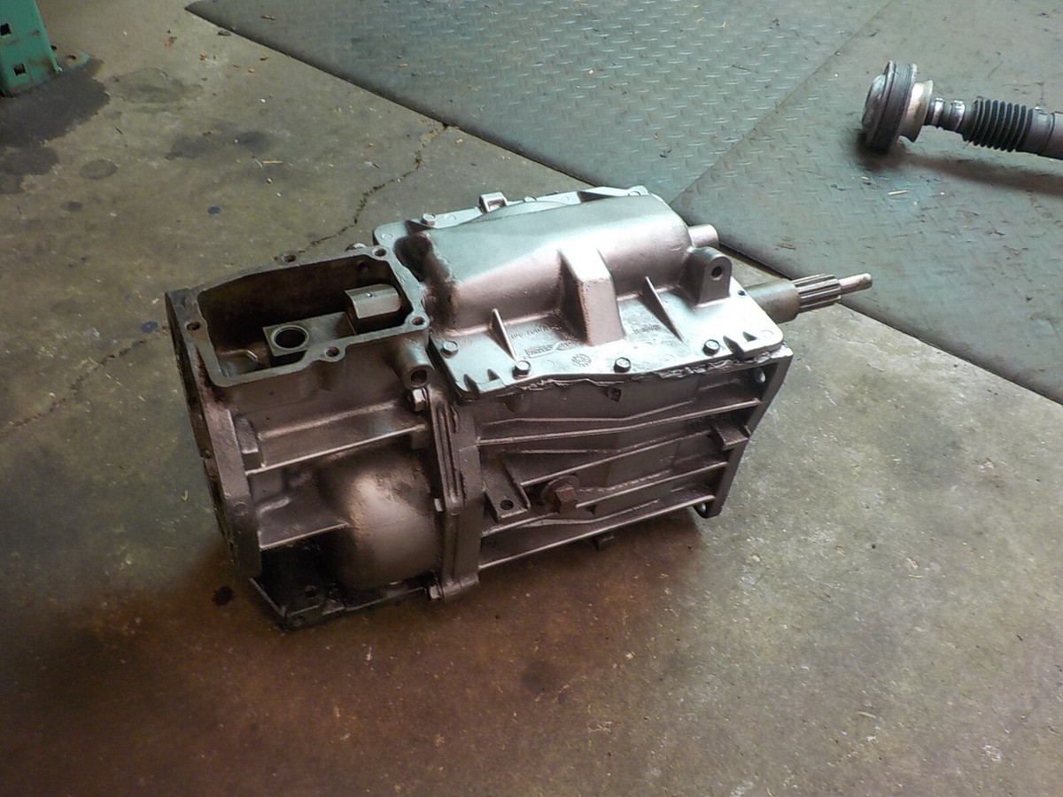 Jeep CJ 80-86 CJ5 CJ7 T5 Transmission 5 speed 10 Spline IN 23 