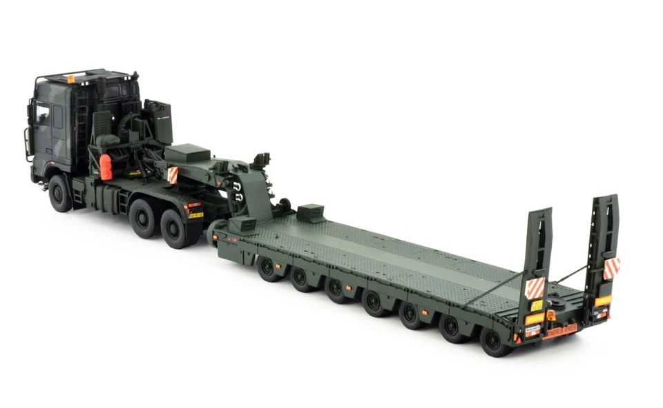 Tekno 84976 - DAF Military Tropco Pantser 6x4 Truck with 7 axle Low Loader 1:50 - Image 2 of 4