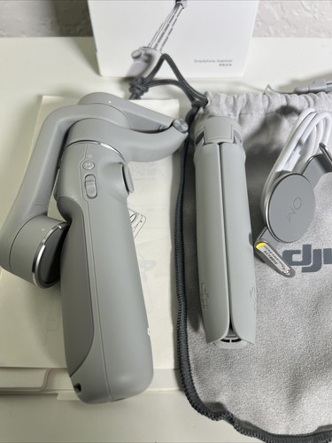 Stabilizzatore portatile pieghevole DJI OM 5 - Foto 15 di 19