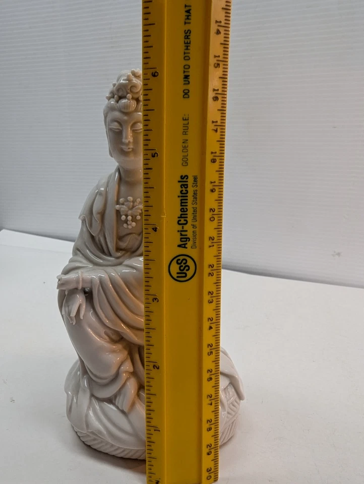 Hermosa estatuilla china de porcelana blanca brillante de horno De Hua Kwan-yin de 6 pulgadas Foto 4 de 4