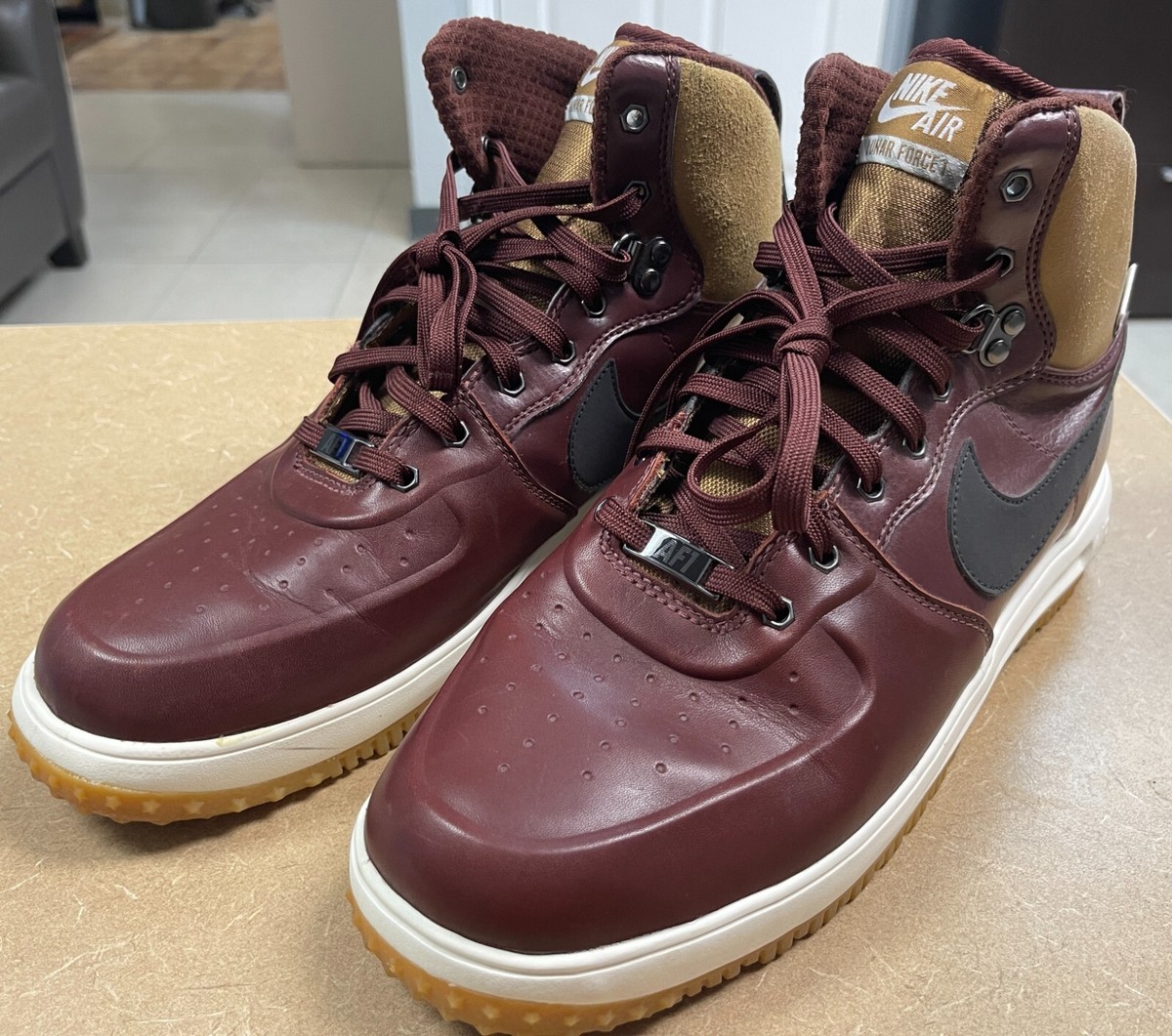 Brown Nike Air Moon Boot Men's Shoes Nike Air Trainer SC Boot