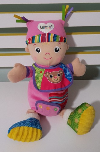 LAMAZE PLUSH TOY RATTLE GIRL WITH BIB  BABY TOY! TOMY 33CM!