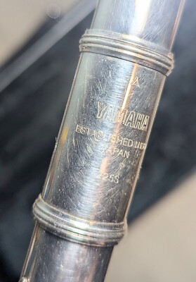 YAMAHA YFL-225S Eメカ フルート ハードケース Yamaha YFL-225S Student Flute with Hard Case And Cleaning Tool