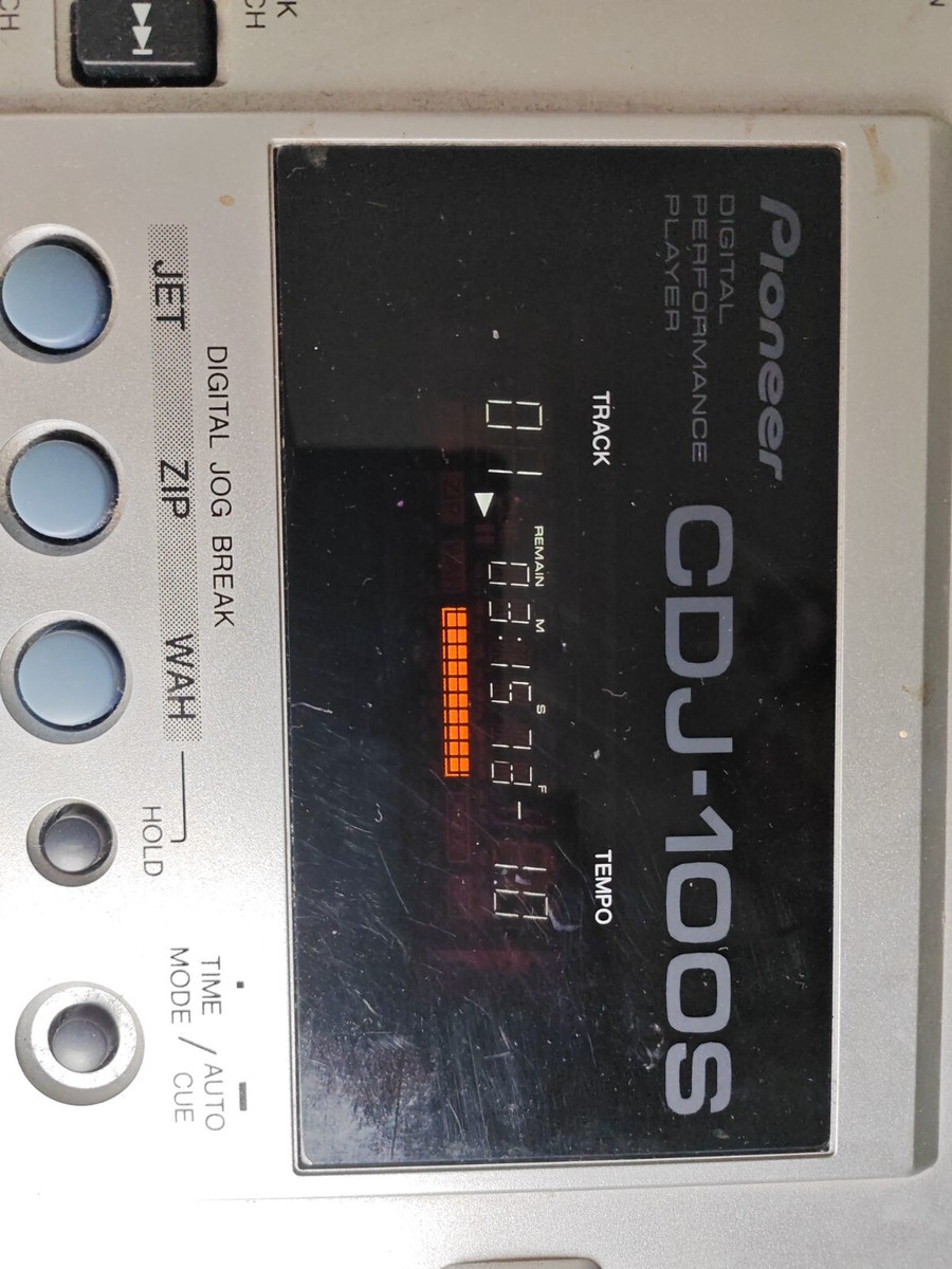 Pioneer cdj 100S CDJ. Mixer from 90's works well. From Japan