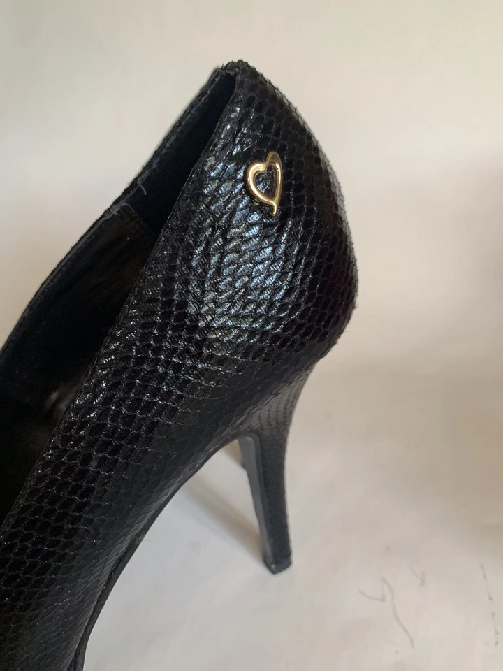 Zapatos de salón clásicos Thalia Sodi para mujer Cereza Peep Toe negros imitación serpiente talla 9,0 Foto 3 de 4