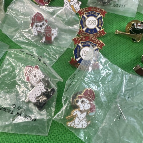 Lot 18 VintageBadges Pin Firefighters Convention Fireman’s - Picture 9 of 10