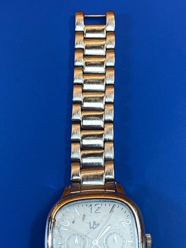 LC 90920 119 women's silver tone white face watch - new battery - Picture 3 of 10