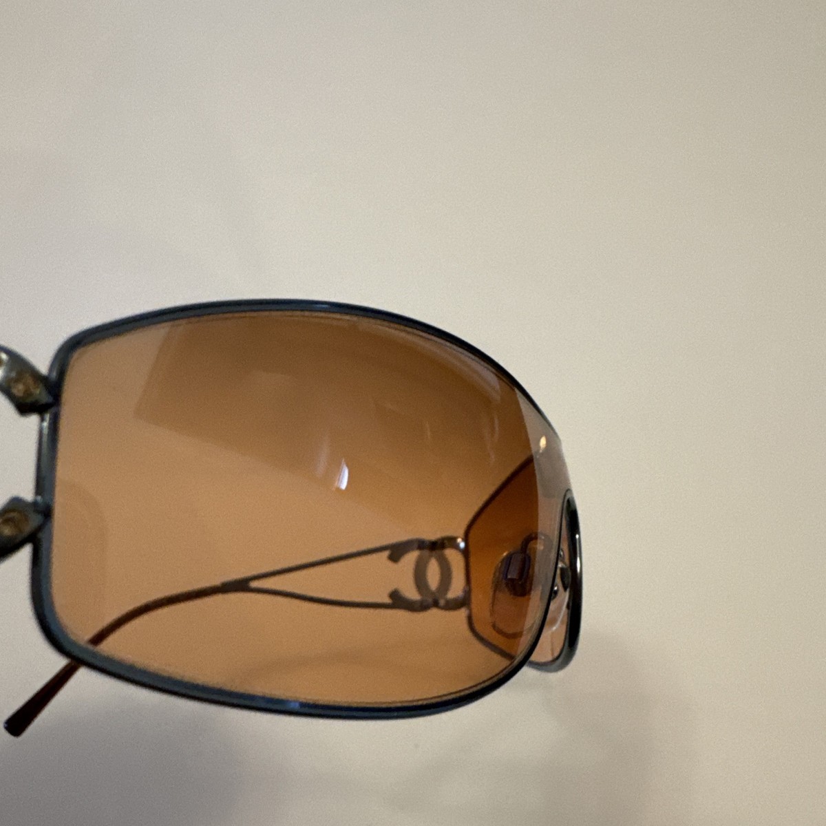Authenticated Chanel Shield Sunglasses Swarovski Crystals CC  display picture 3
