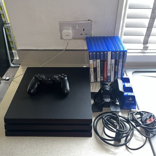 Ps4 Pro 1tb Bundle kommt mit Controller, Ladestation, 10 Spielen