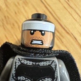 LEGO Super Heroes Batman Minifigure Grey Suit sh0218 76045 76046