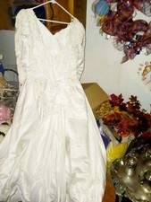 vintage full length size 14 long sleeve wedding dress with embroidery