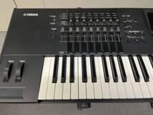 Roland Fantom-G7 Keyboard Synthesizer 76-keys vintage Free Shipping from Japan - Image 4 of 4