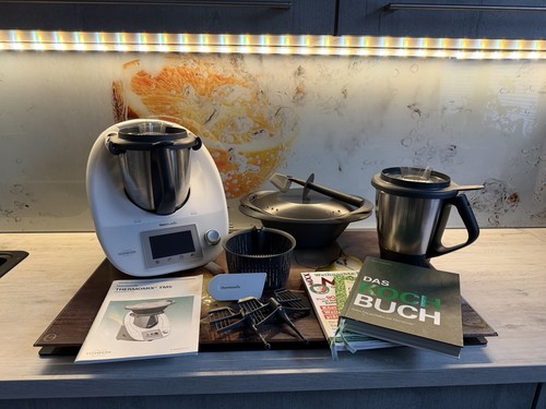 Thermomix TM5 OHNE 2. Mixtopf, Cook-Key und Zubehör (max. 10 mal benutzt!!)