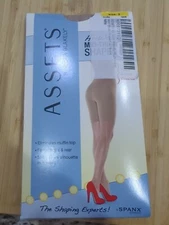 Assets By Sara Blakely By Spanx Size 2 New High Waist Mid Thigh Shaper  Nude