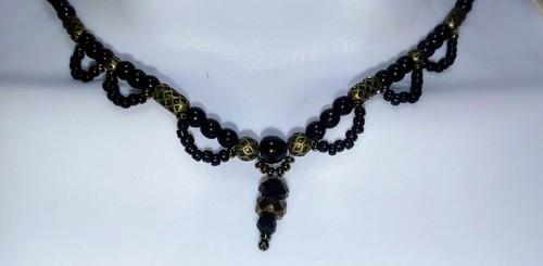 Collar distintivo de cuentas de latón envejecido y vidrio negro surtido NOS Y2K - Imagen 2 de 4
