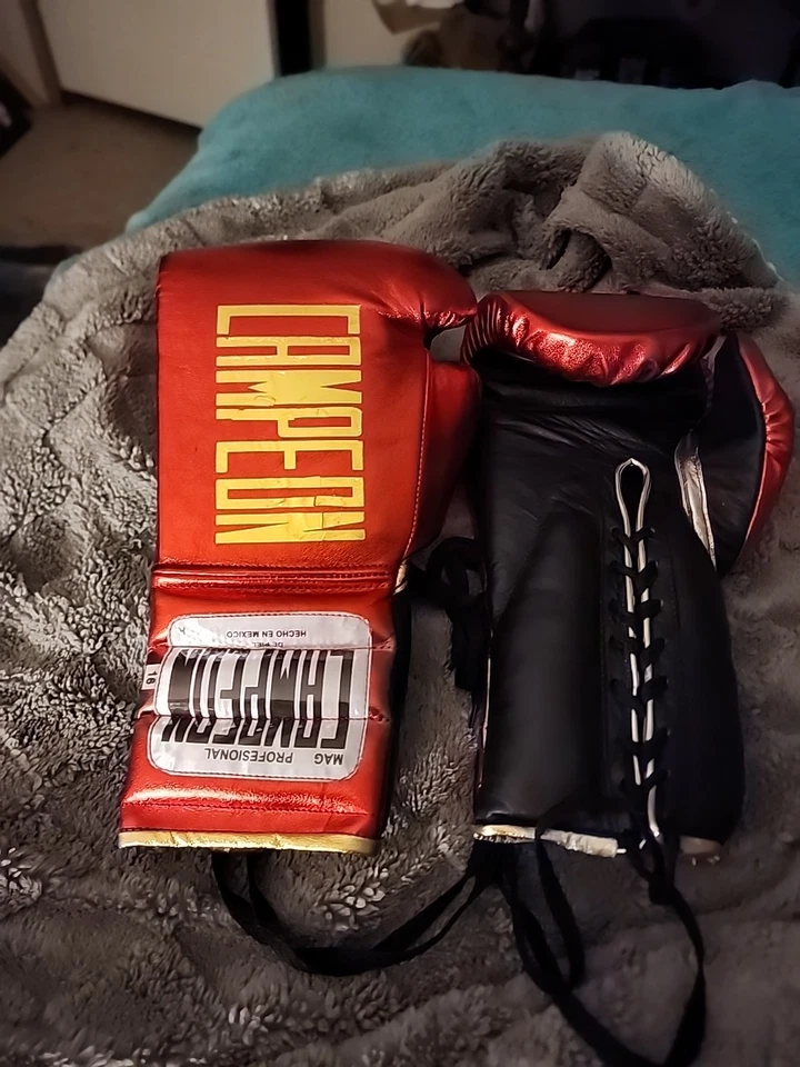 Guantes de boxeo Campeon de 16 oz nuevos nunca usados. Excelente estado. Nunca usado Foto 3 de 4