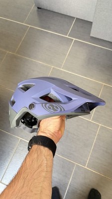 iXS Trigger AM Helm Halbschale mit abnehmbarem Schirm, lila/grau SM 54-58