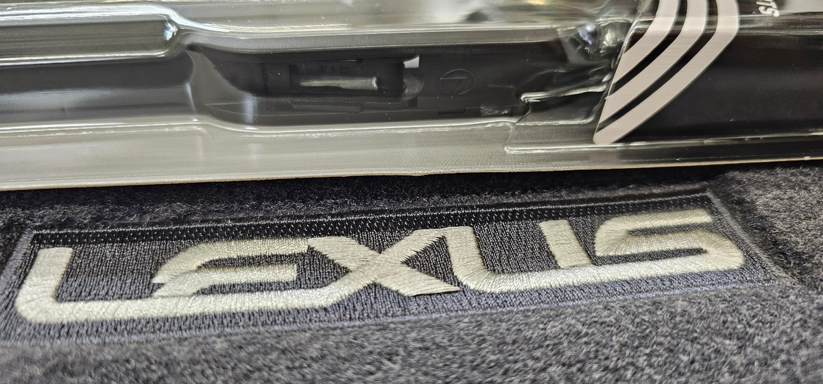 LEXUS OEM FACTORY WIPER BLADE SET RX330 RX350 RX400H RX350