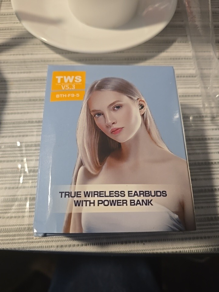 wireless earbuds bluetooth-image