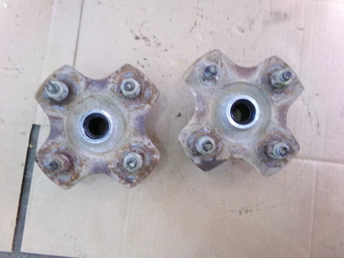 Honda Rancher TRX350 TRX 350 4X4 2004 04 rear wheel hubs hub right left