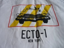 Film Tv memorabilia TEE Bundle Wearable m MEDIUM ZBOX WHITE GHOSTBUSTERS ECTO-1