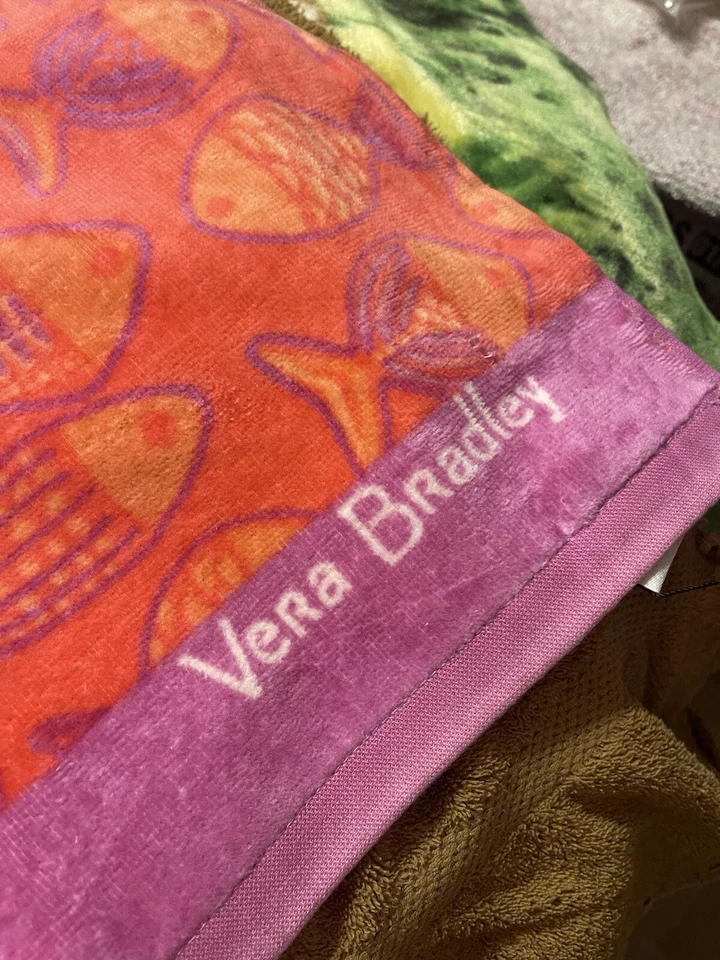 "Toalla de playa Vera Bradley Go Fish Coral nueva con etiquetas patrón retirado rara 33"" X 66"" nueva" Foto 4 de 4