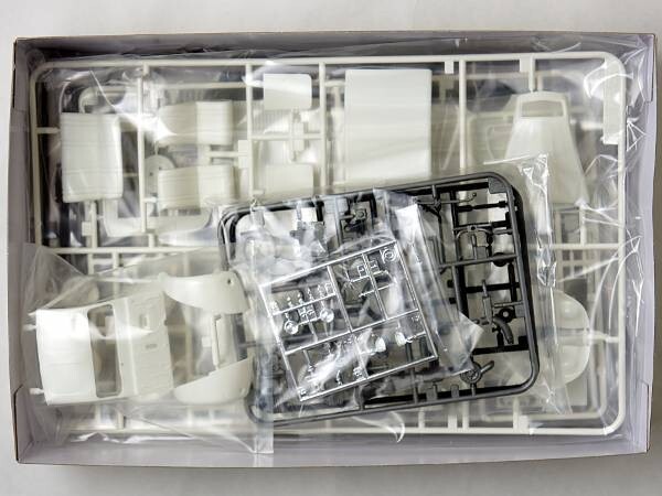 EBBRO TAMIYA 1/24 CITROEN 2CV Fourgonnette Scale Model Kit
