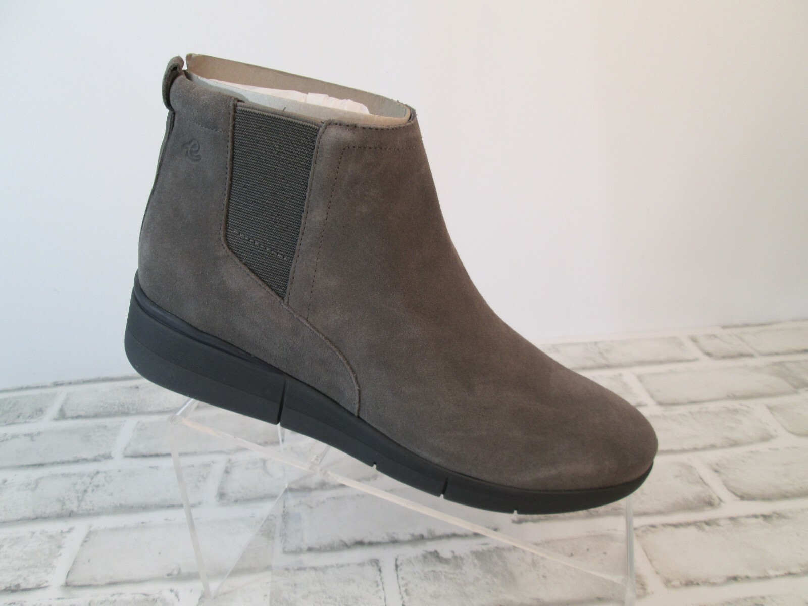 easy spirit suede boots