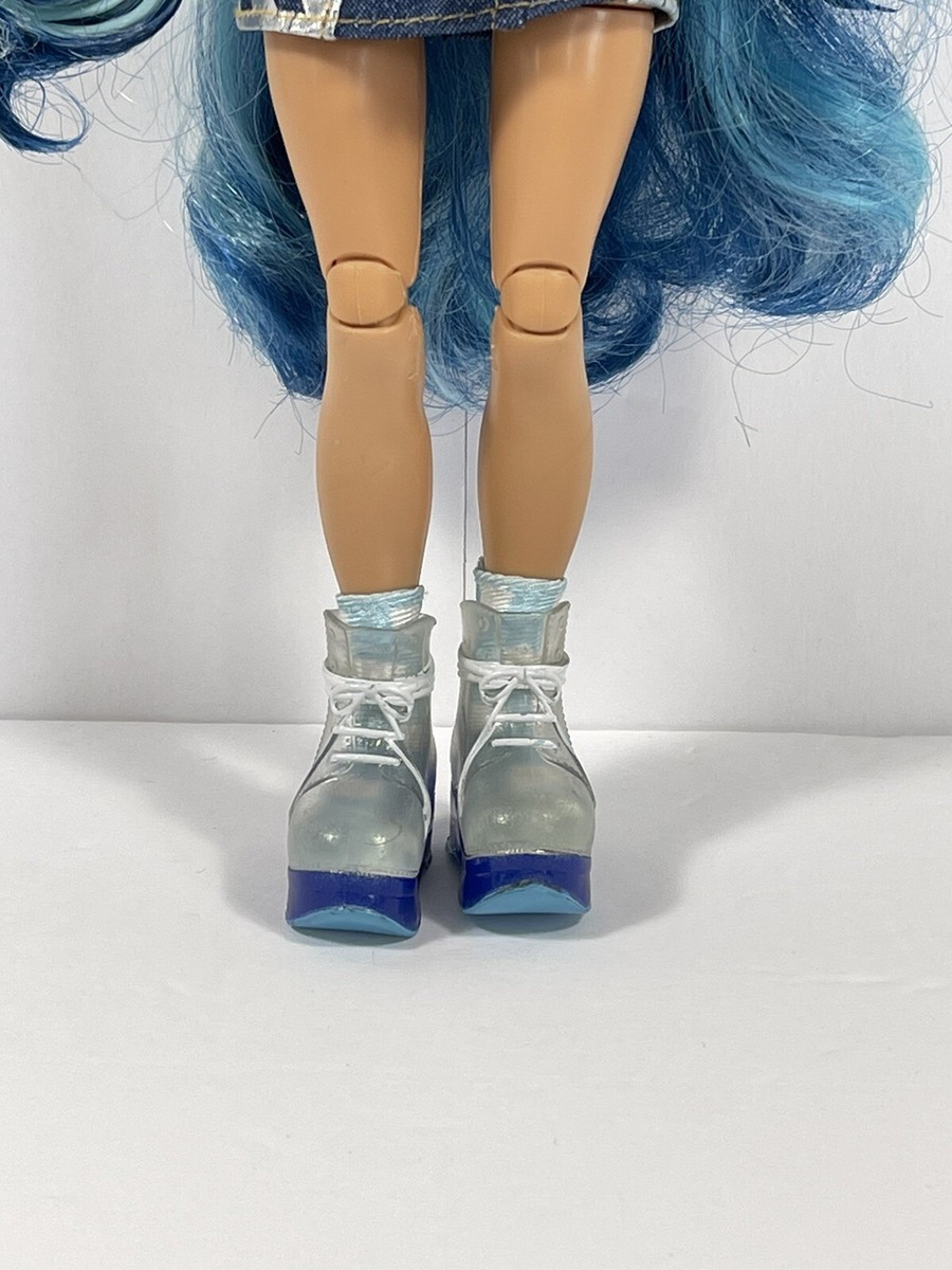Rainbow High Skylar Bradshaw Series 1 Fashion Doll Blue Hair Shoes