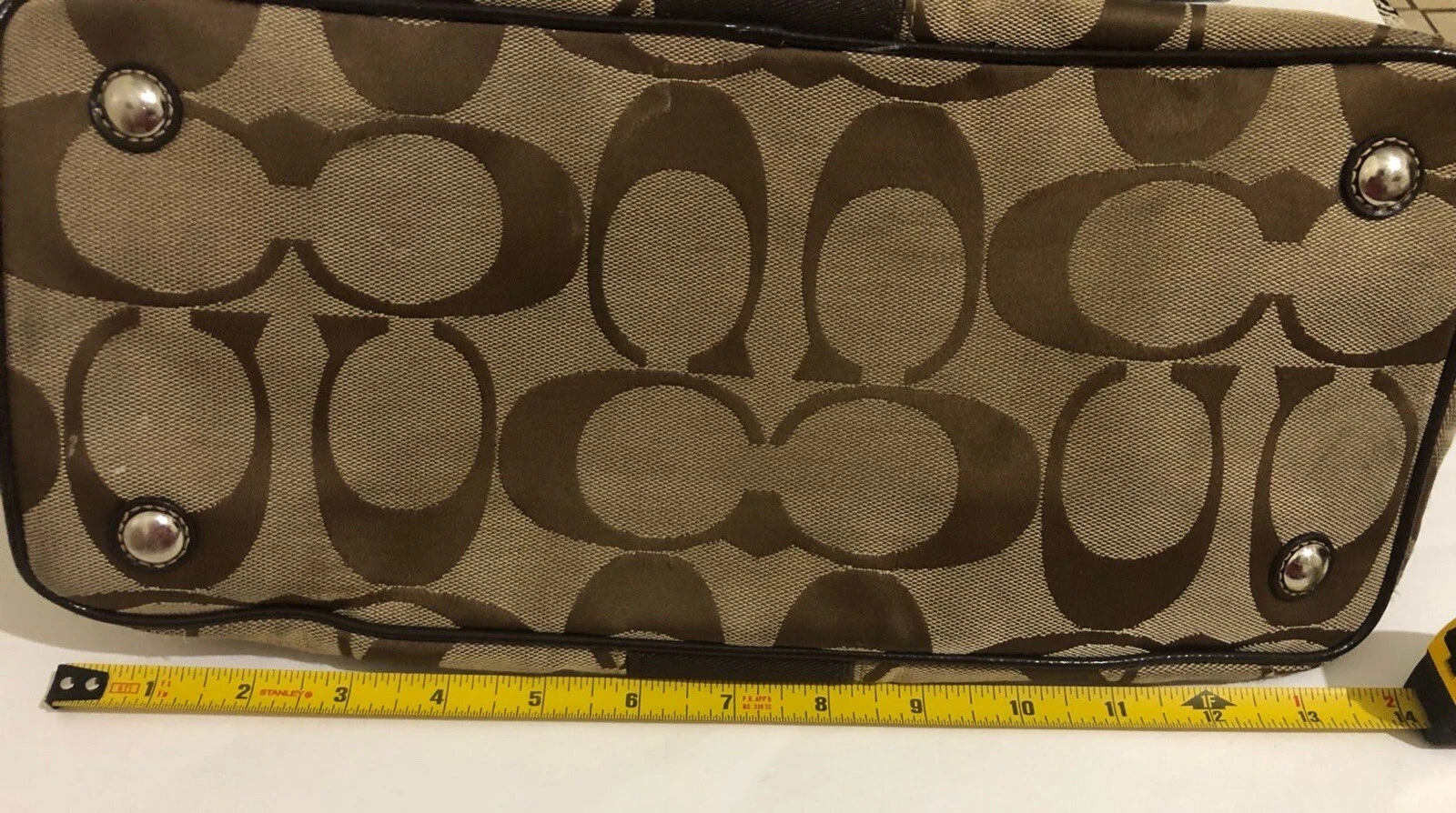 Borsa a mano COACH firma a righe con telaio a quadretti F17424 SKHMA cachi mogano