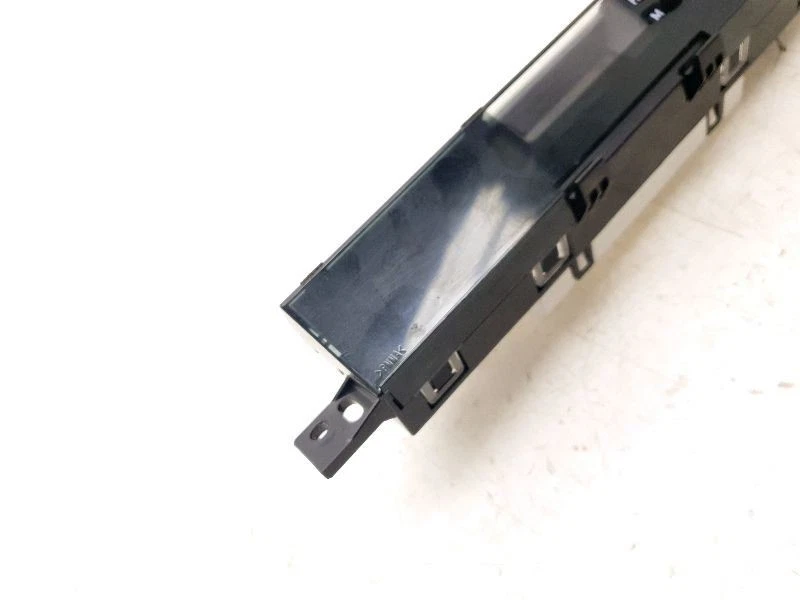 Toyota 4runner SR5 2016 montaje de reloj digital interior Foto 3 de 4