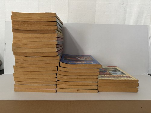 Vintage Lot of 32 The Baby Sitters Club Books (see photos) - Picture 5 of 5