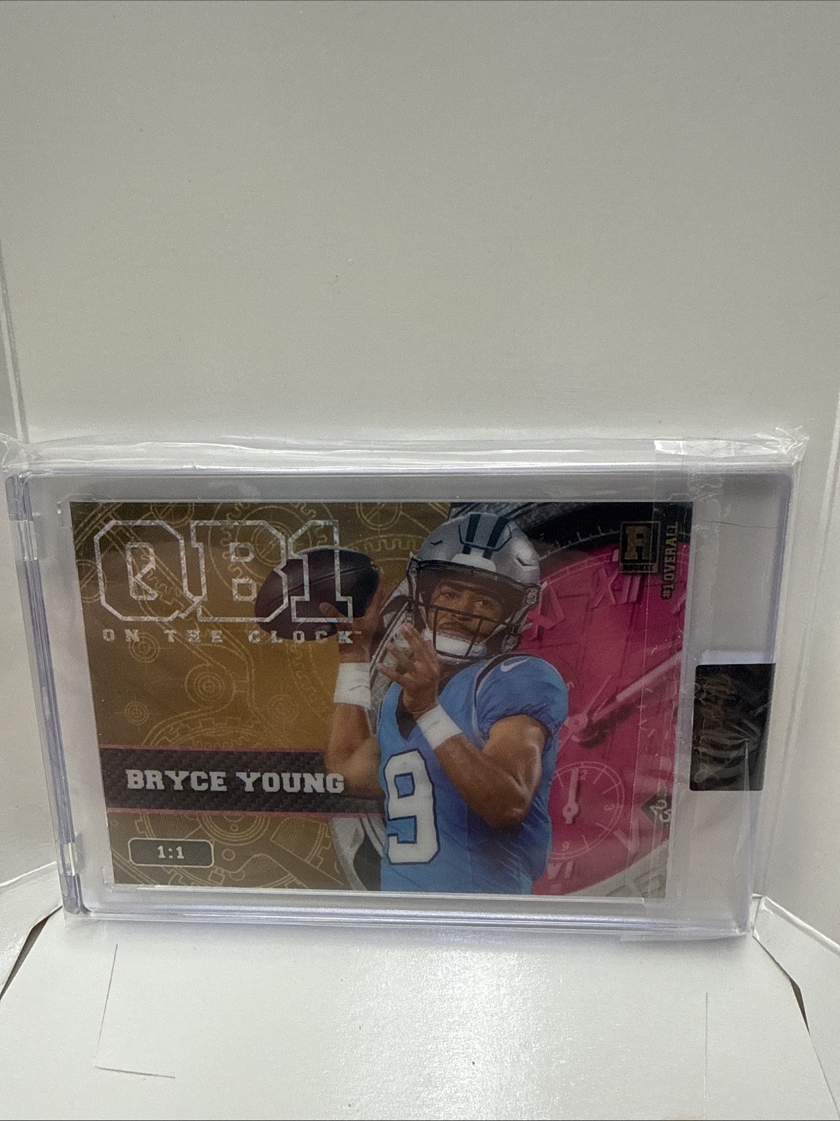 Bryce Young Wild Card QB1 on the Clock #BY1 Gold-Cross Hatch Foil-Gold 1/1