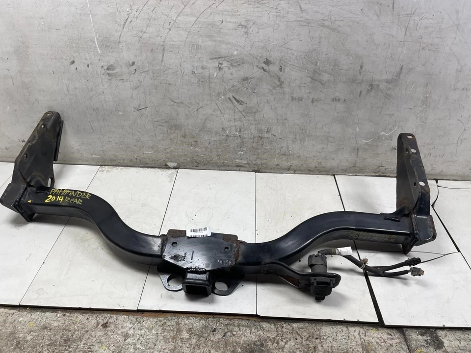 2014 NISSAN PATHFINDER REAR BUMPER TOW TRAILER HITCH OEM+  - Image 4 of 4