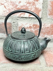 Japanese TETSUBIN Cast Iron Teapot