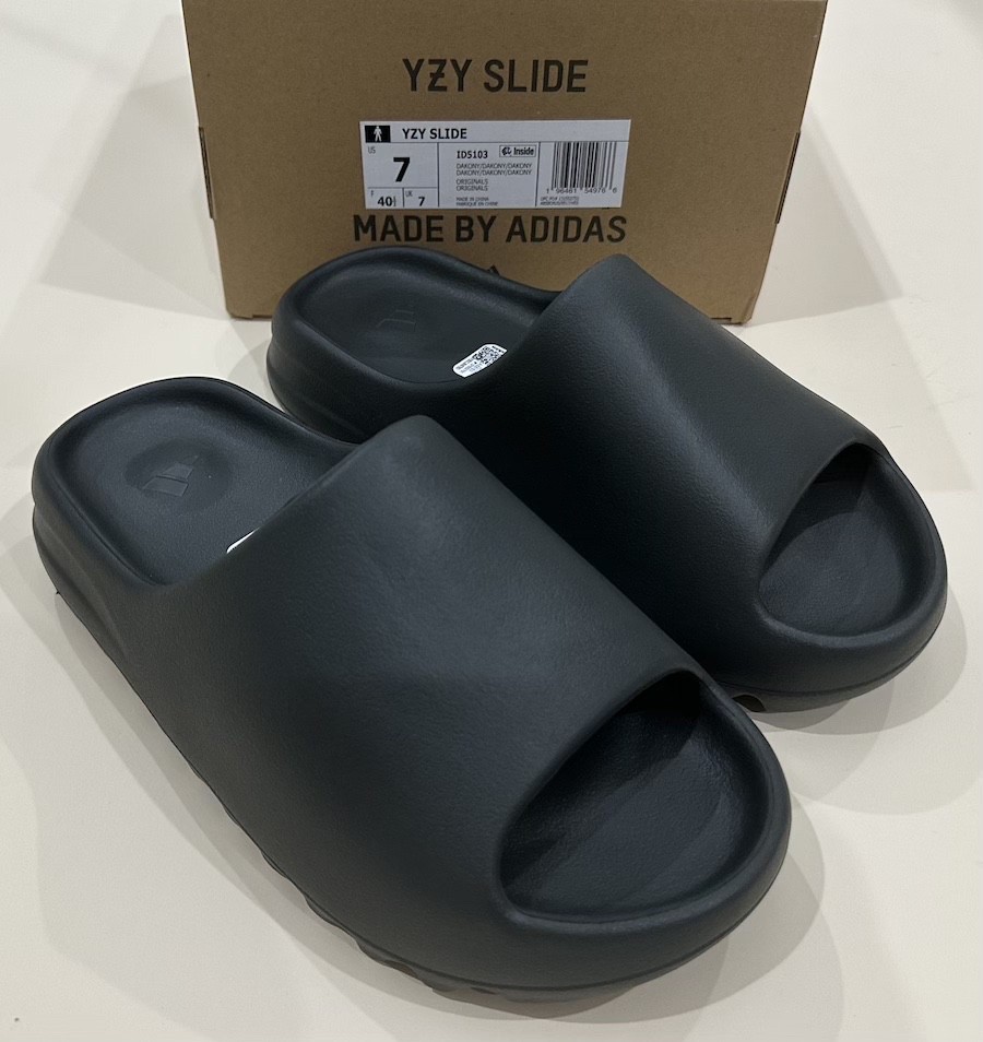 NEW IN BOX adidas Yeezy Slides Dark Onyx ID5103 Men's Size 7 | eBay