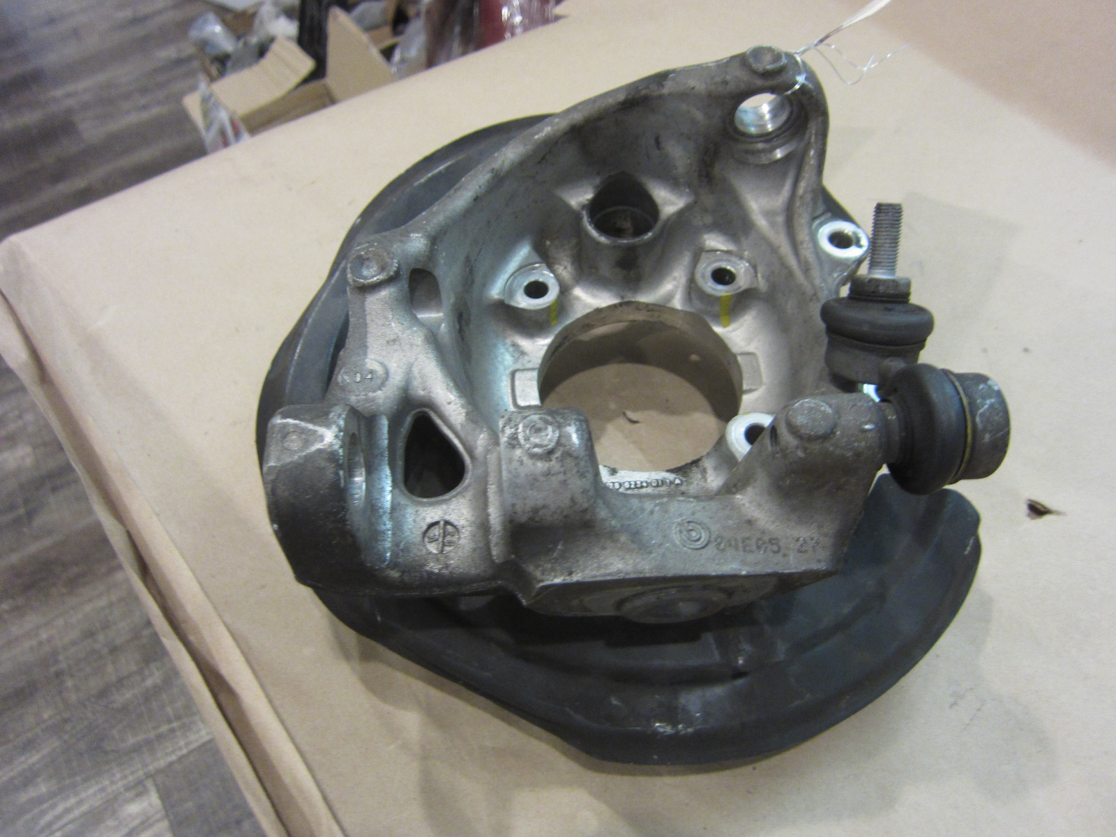 Maserati 03-05 Quattroporte LH Rear Hub Carrier - P/N 208334